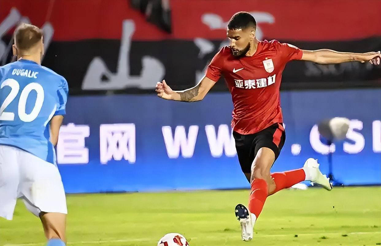 包含山东泰山主场力克天津泰达，成功保持不败的词条