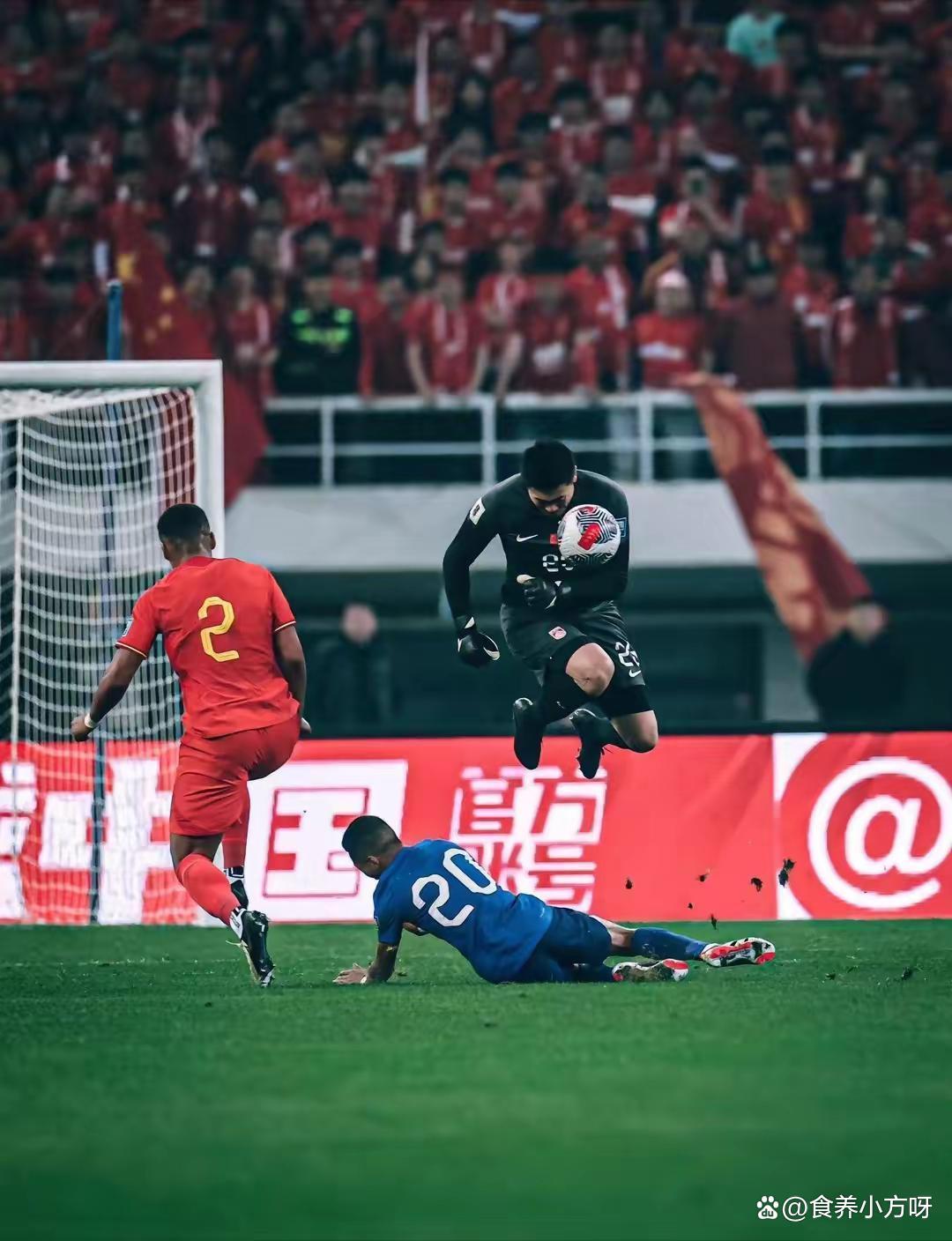 包含夺冠热门球队展现实力，备战关键比赛的词条