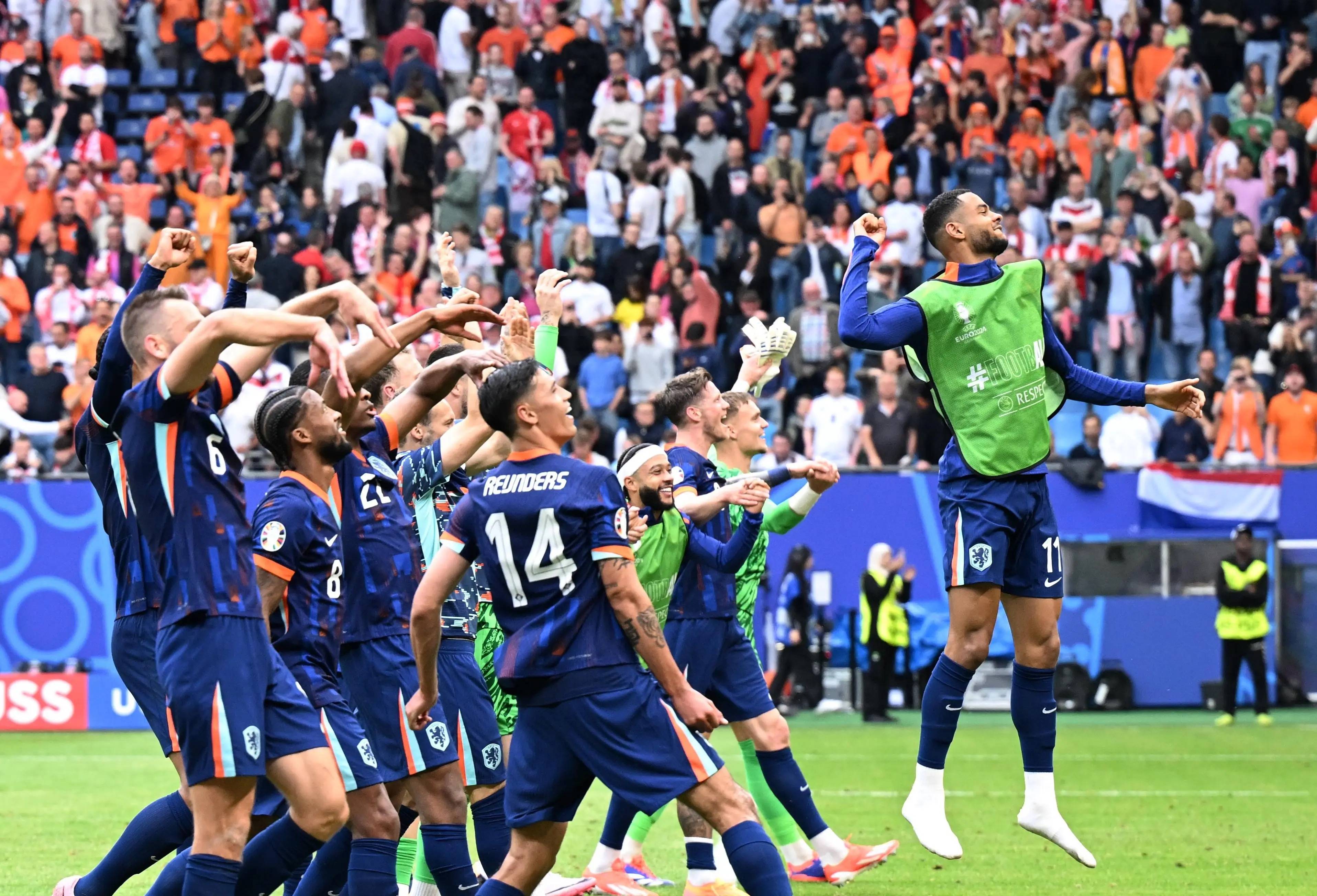 九州体育-包含沃尔夫斯堡爆冷击败霍芬海姆，在客场取胜的词条